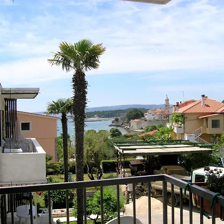Apartmani Iskra Krk Town Exterior photo