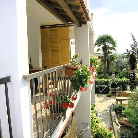 Apartmani Iskra Krk Town Exterior photo