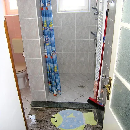 Apartmani Iskra Krk Town Exterior photo