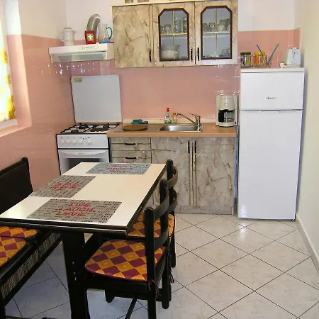 Apartmani Iskra Krk Town Exterior photo