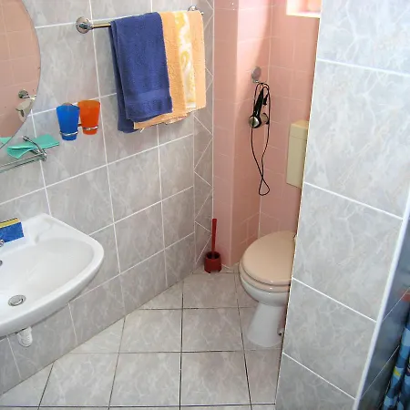Apartmani Iskra Krk Town Exterior photo